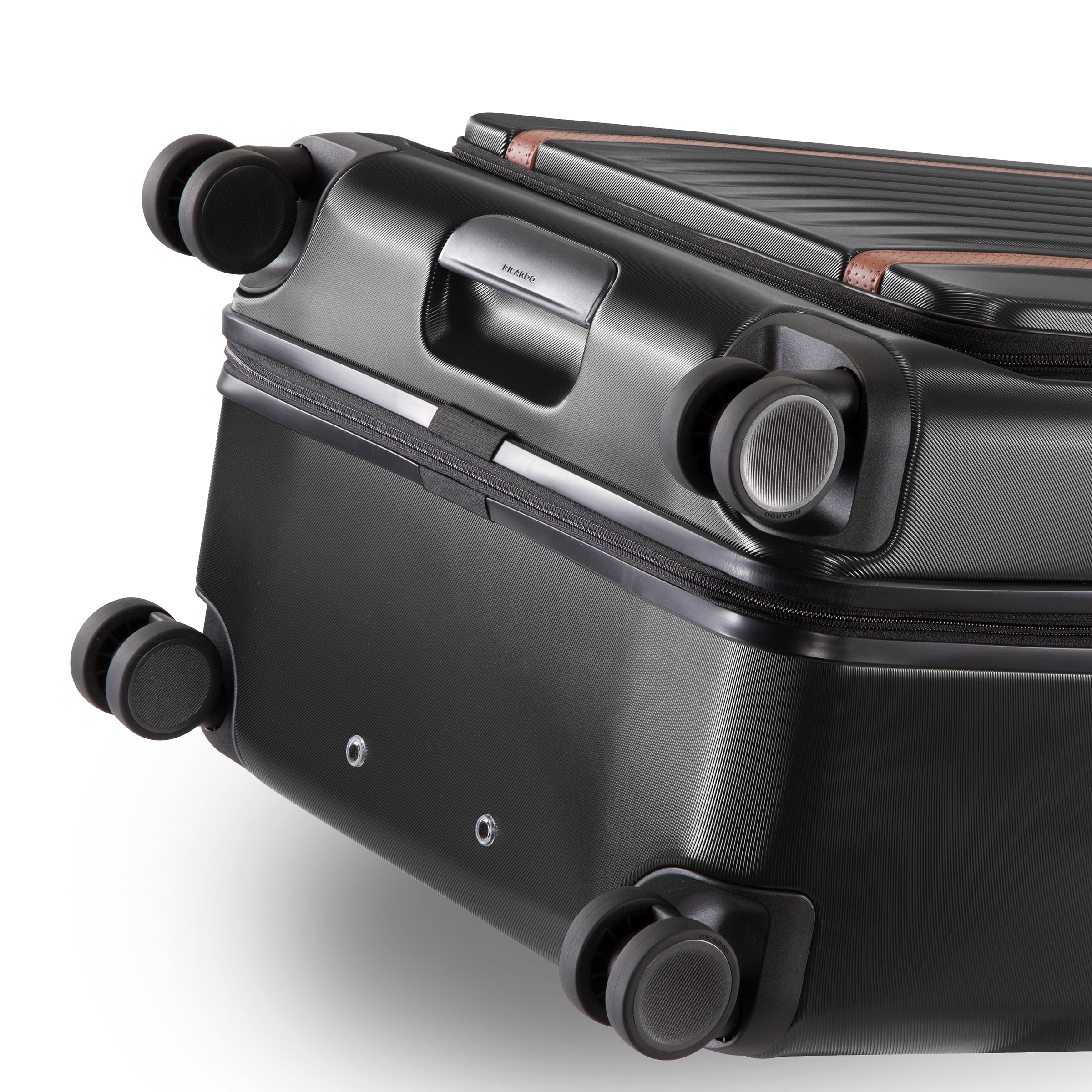 Ricardo Beverly Hills Montecito 3.0 Montecito 2.0 Hardside Check-in Cargo Trunk, 105 L