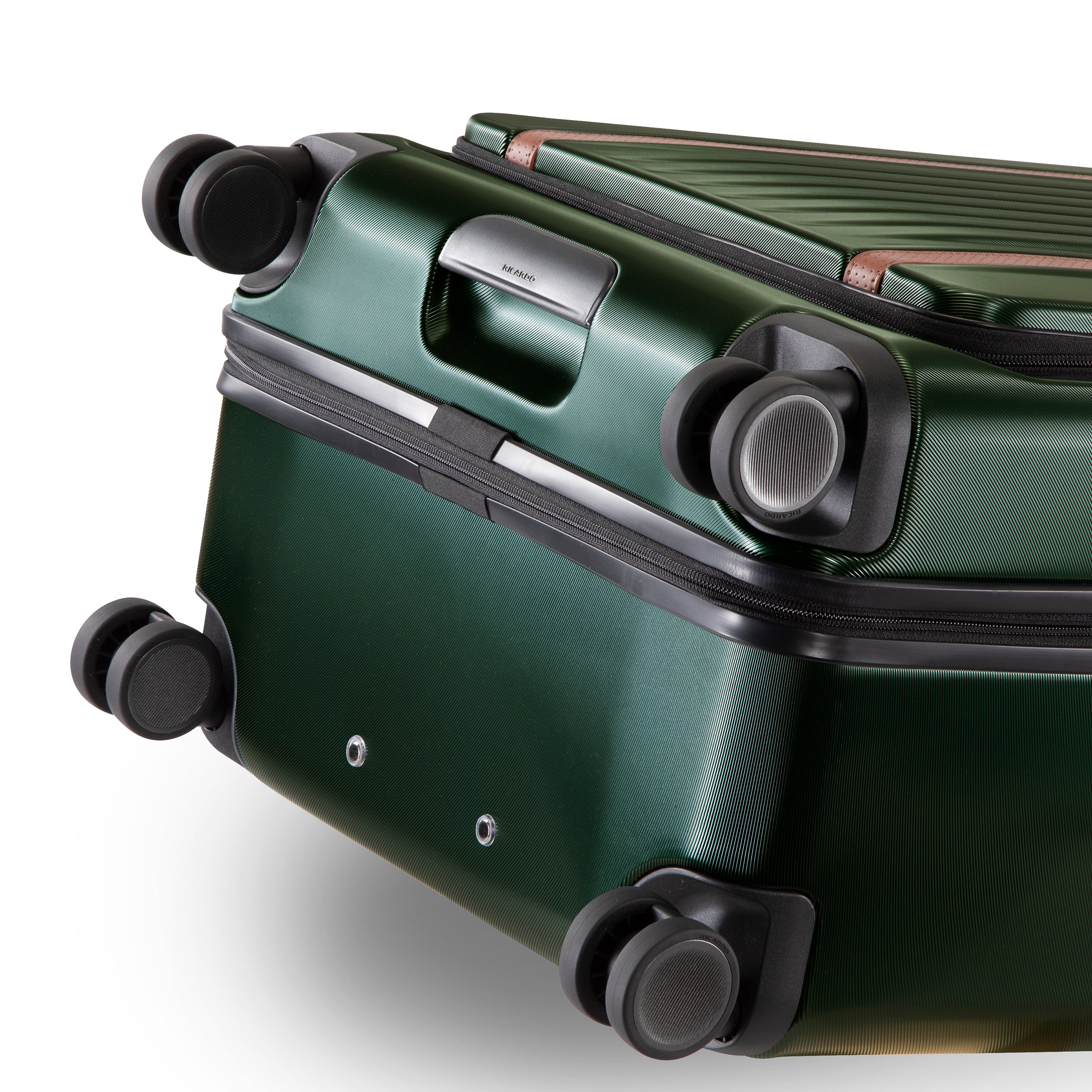 Ricardo Beverly Hills Montecito 3.0 Montecito 2.0 Hardside Check-in Cargo Trunk, 105 L