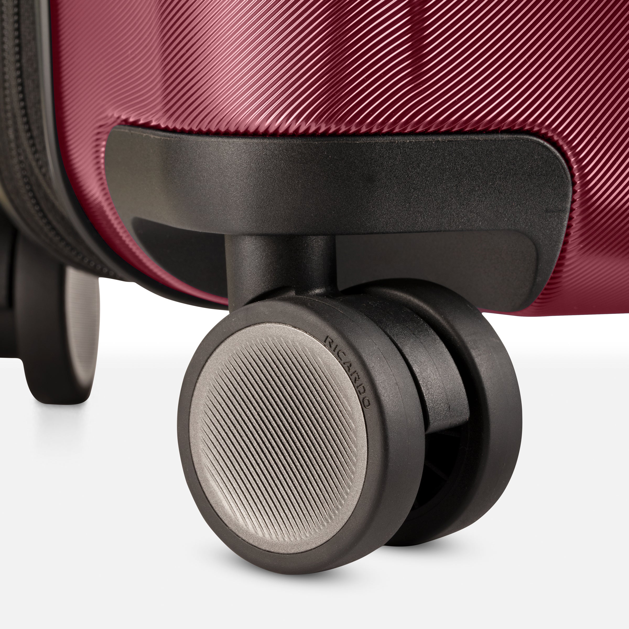 Ricardo Beverly Hills Brentwood Brentwood Hardside Carry-On Expandable Spinner