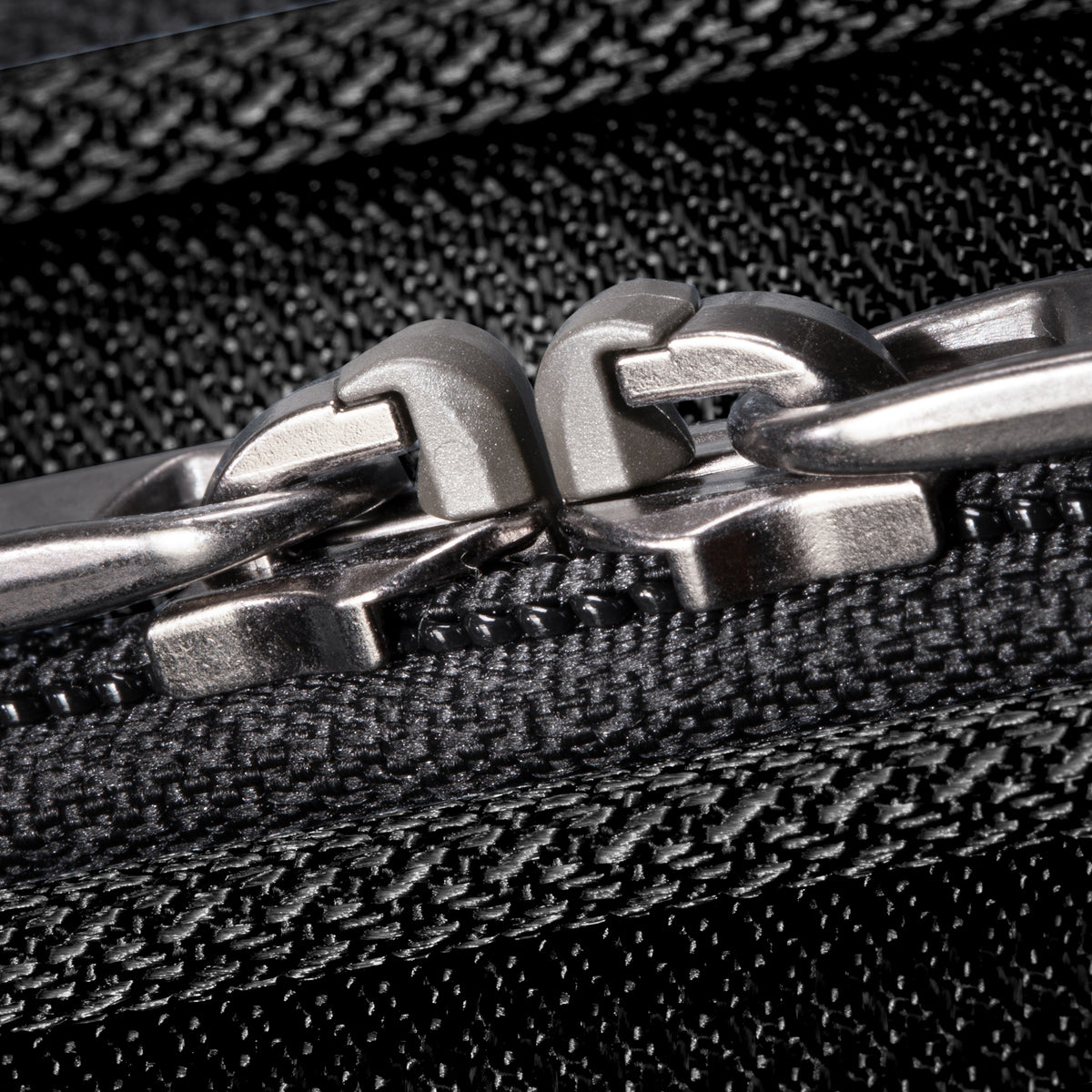 Solana Softside Medium Check-In Expandable Spinner