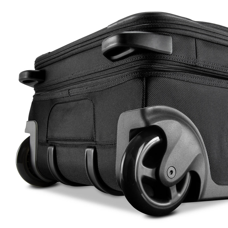 Ricardo Beverly Hills Ricardo Flight Essentials Flight Essentials Softside Carry-On, Black