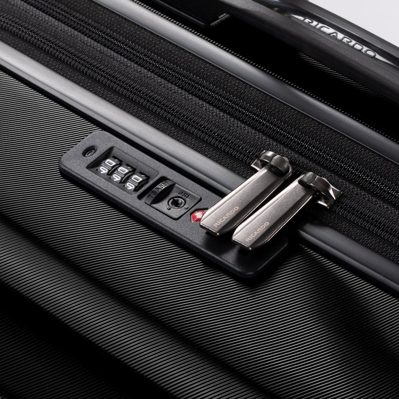 Ricardo Beverly Hills Brentwood Brentwood Hardside 21" Carry-On Expandable Spinner