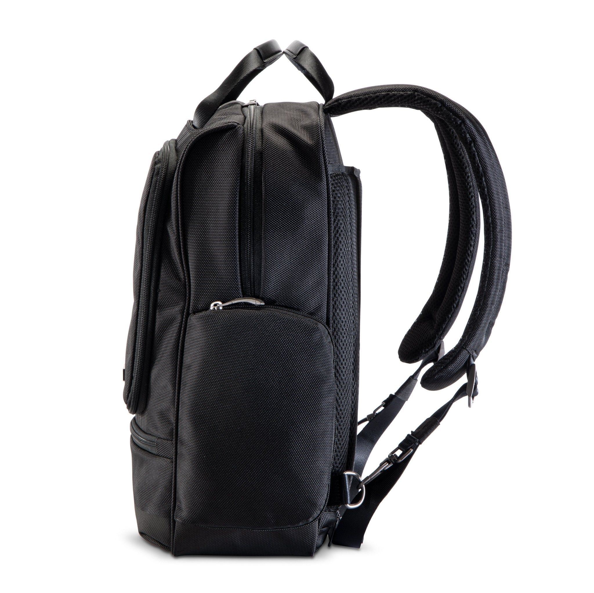 Ricardo Beverly Hills Ricardo Flight Essentials Flight Essentials Softside Deluxe Backpack, 23L (Arrivia Exclusive)