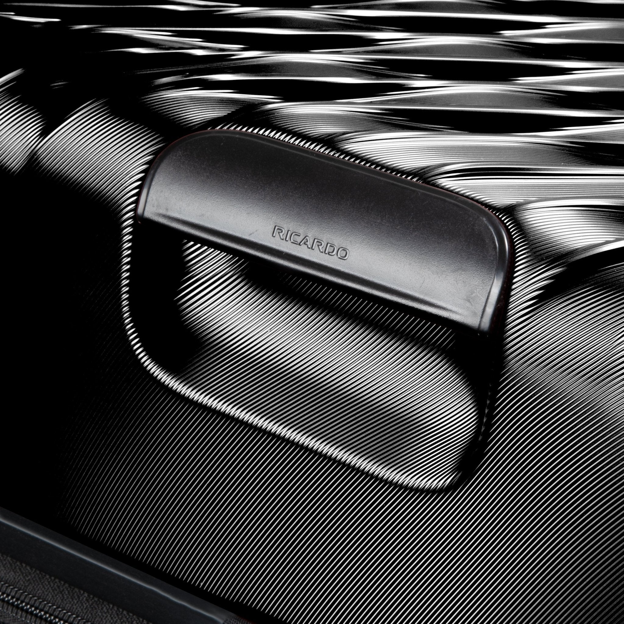 Ricardo Beverly Hills Melrose Melrose Hardside Medium Check-In Expandable Spinner (Arrivia Exclusive)