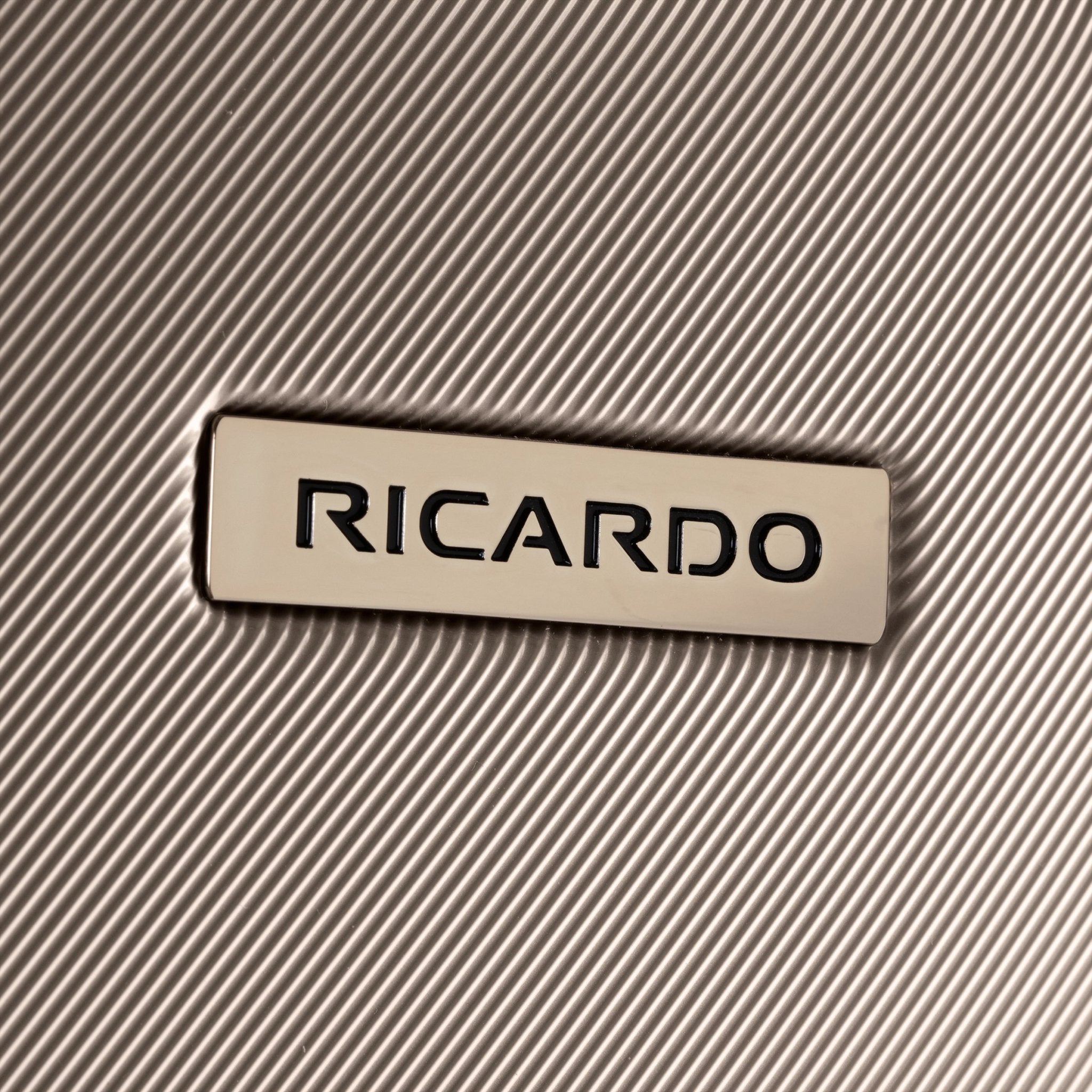 Ricardo Beverly Hills Montecito 2.0 Montecito 2.0 Hardside Medium Check-in Expandable Spinner (Arrivia Exclusive)