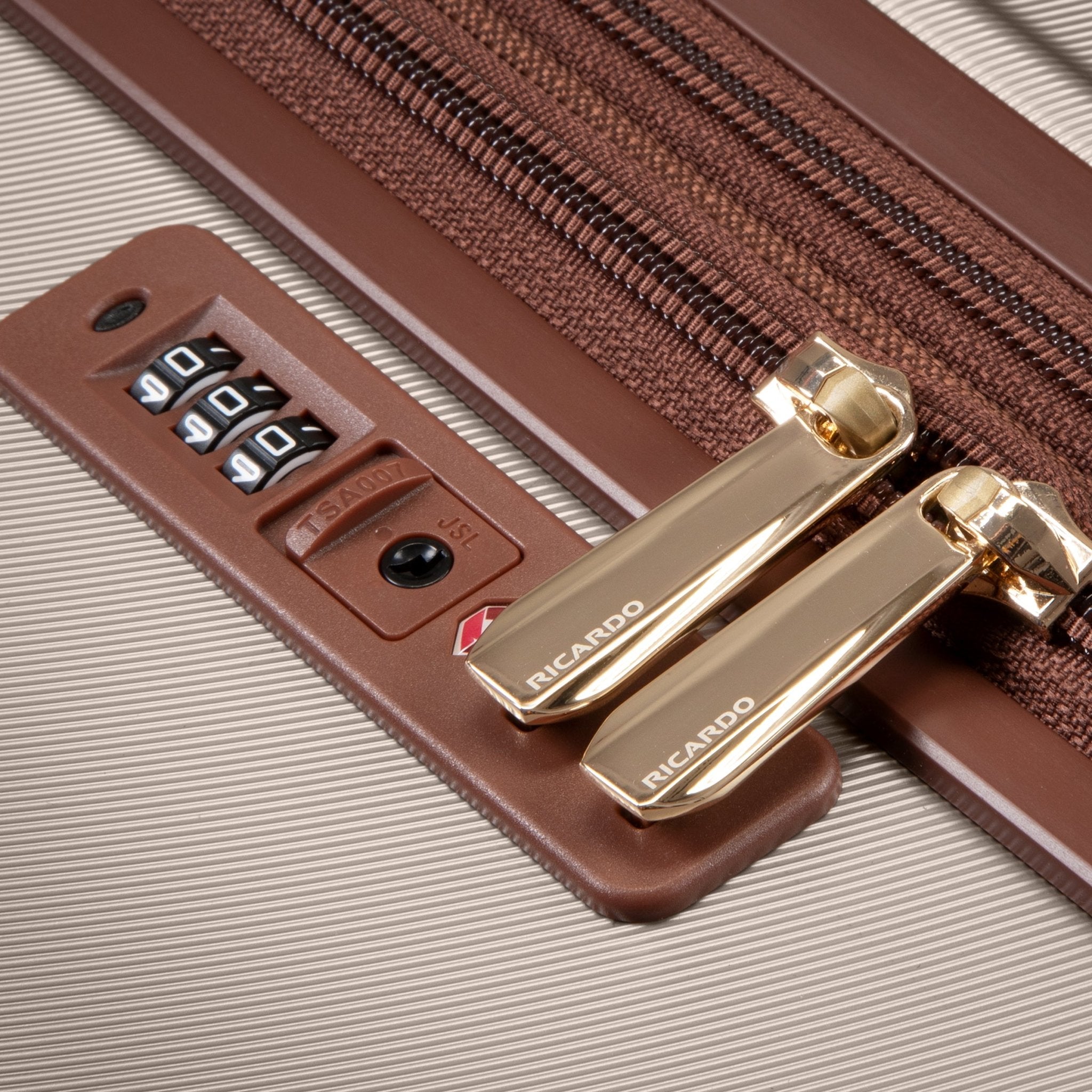 Ricardo Beverly Hills Montecito 2.0 Montecito 2.0 Hardside Medium Check-in Expandable Spinner (Member Exclusive)
