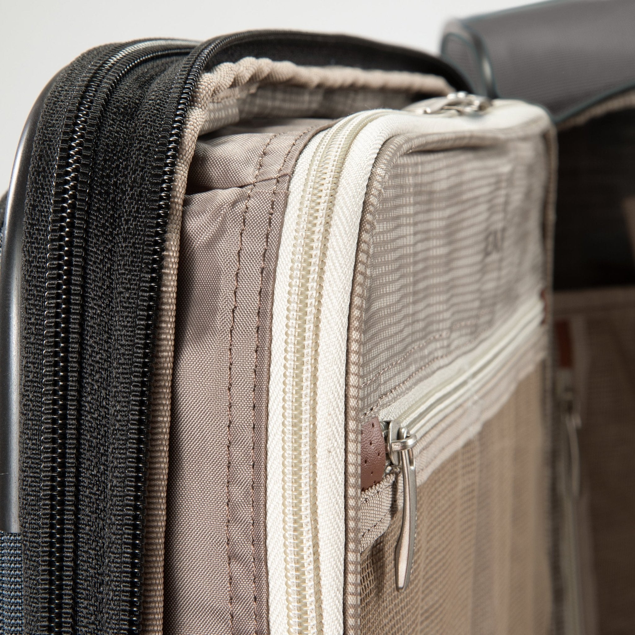 Ricardo Beverly Hills Montecito 3.0 Montecito 3.0 Softside Carry-On Expandable Spinner