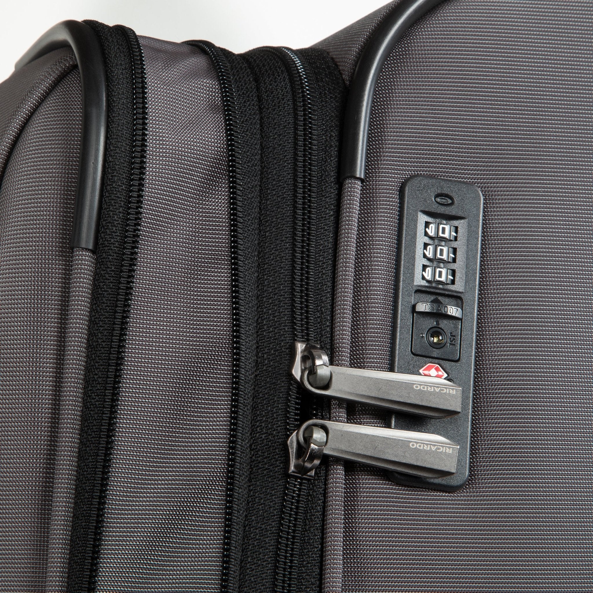 Ricardo Beverly Hills Montecito 3.0 Montecito 3.0 Softside Medium Check-In Expandable Spinner