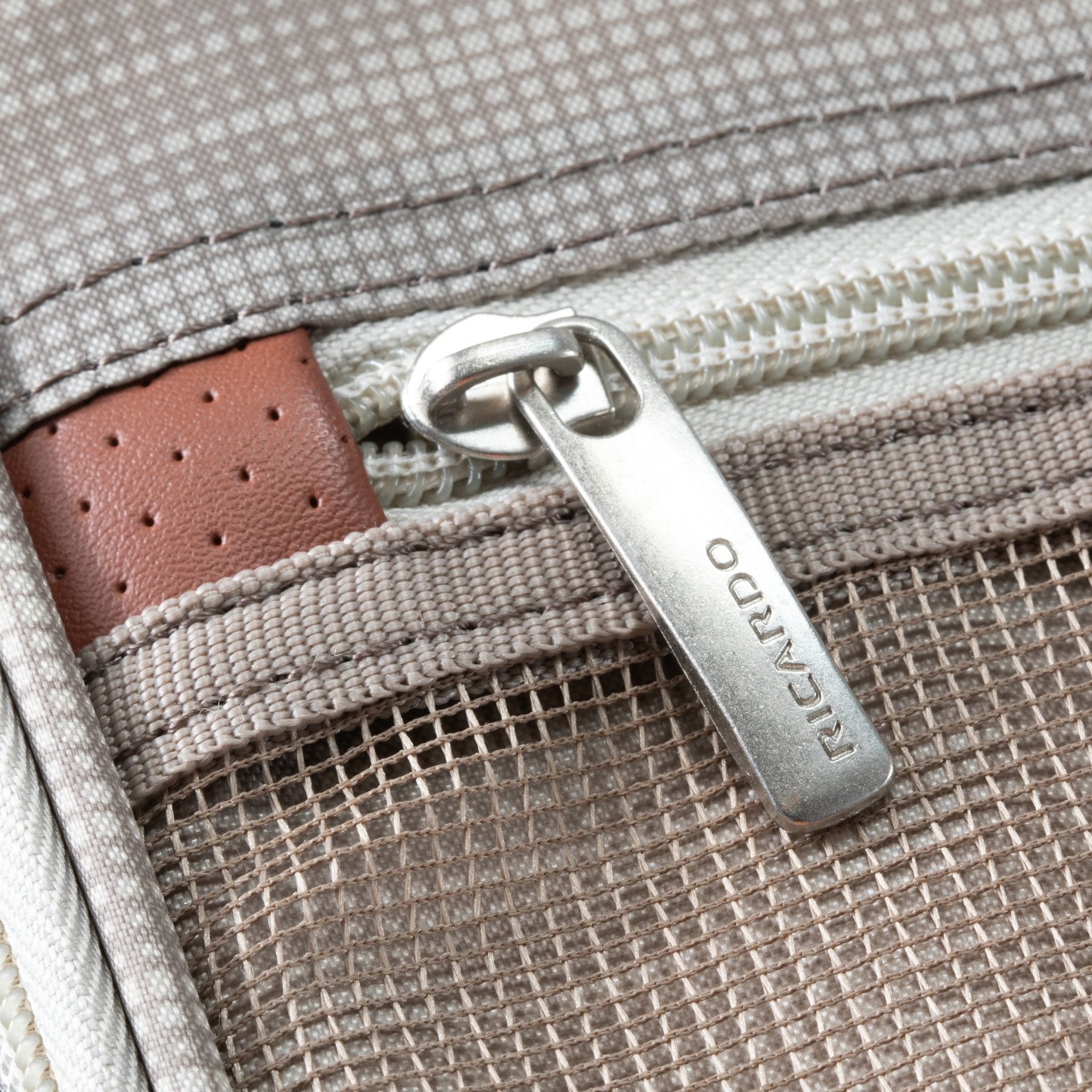 Montecito 3.0 Softside Medium Check-In Expandable Spinner