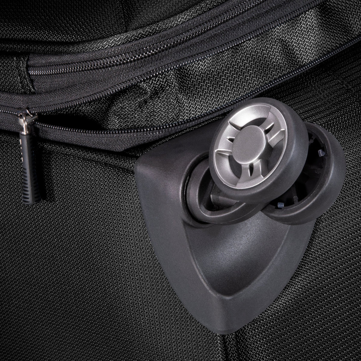 Solana Softside Medium Check-In Expandable Spinner - Ricardo Beverly Hills